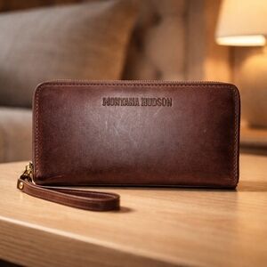 Montana Hudson Womens Brown Rustic Leather Zip-Around Wrist Wallet